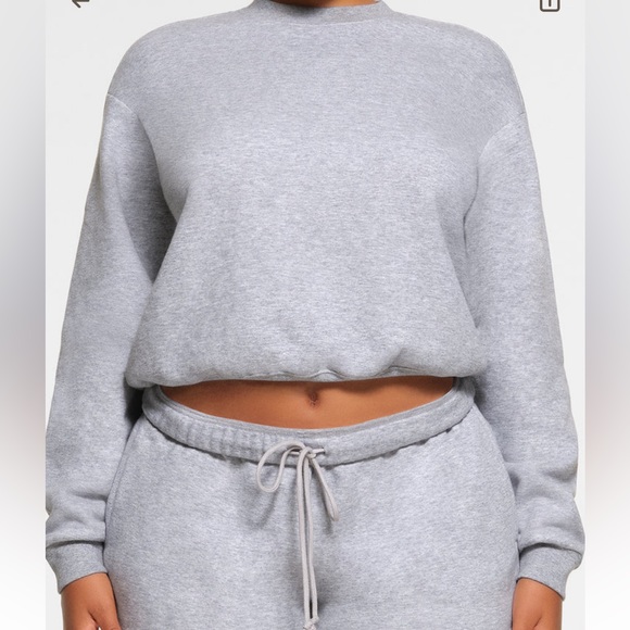 SKIMS COTTON FLEECE CLASSIC CREW NECK SWEATSHIRT - Picture 1 of 3